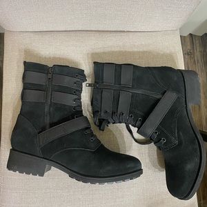 Brand new UGG Zia zip up boots